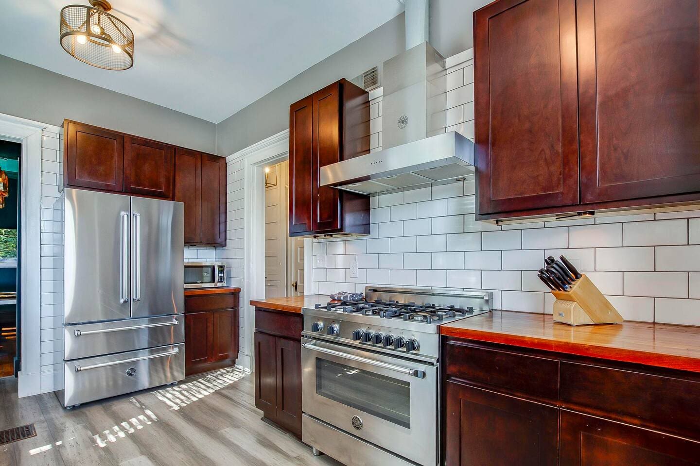 Gourmet Kitchen with high end appliances. 