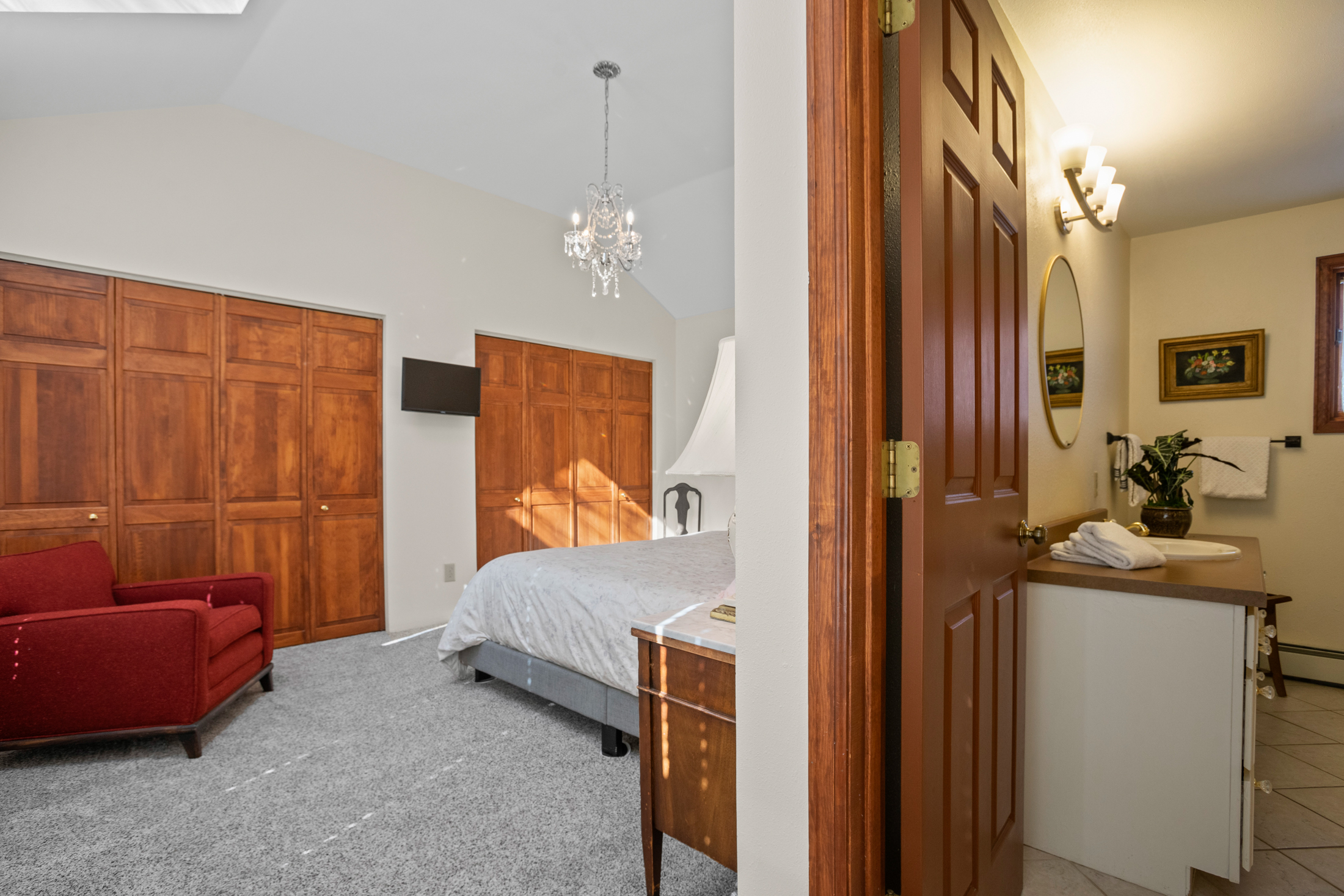 Ground Level - Ensuite Bathroom 1
