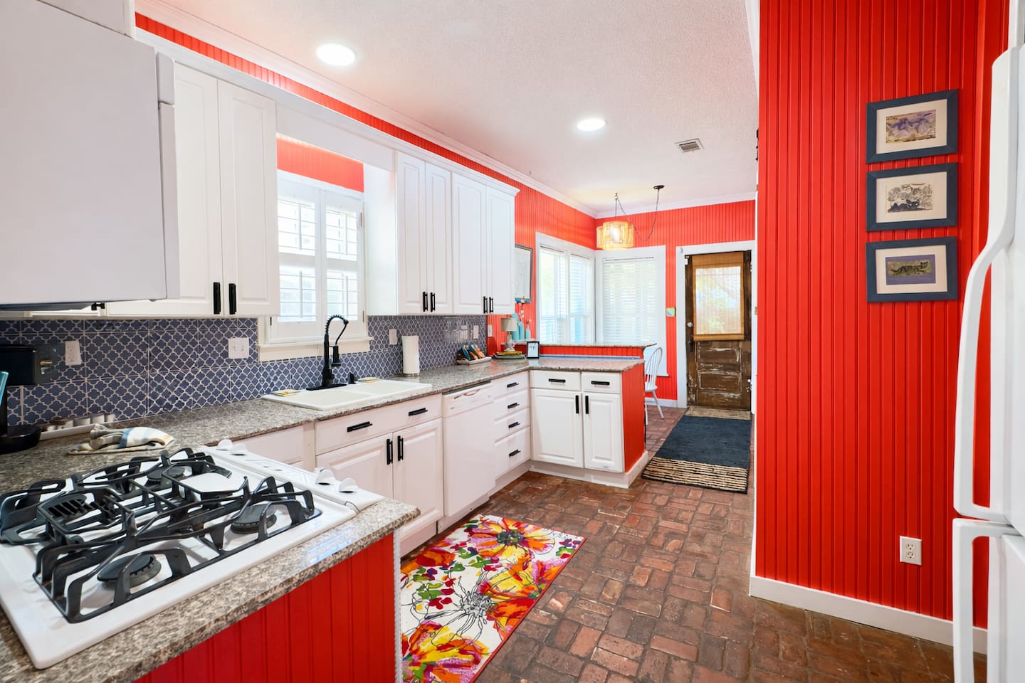 Enjoy creating family meals or mid day snowballs 