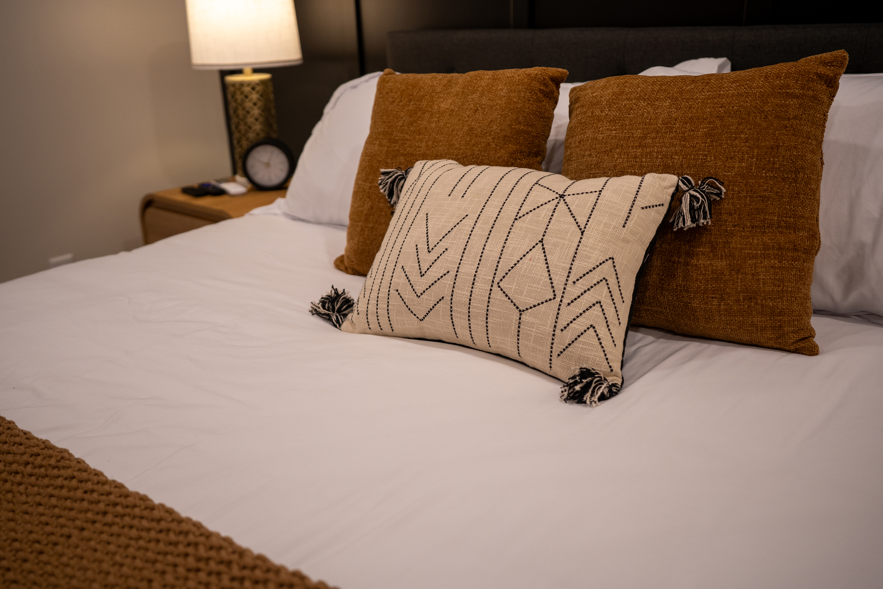 No windows in bedroom- perfectly dark when door is closed