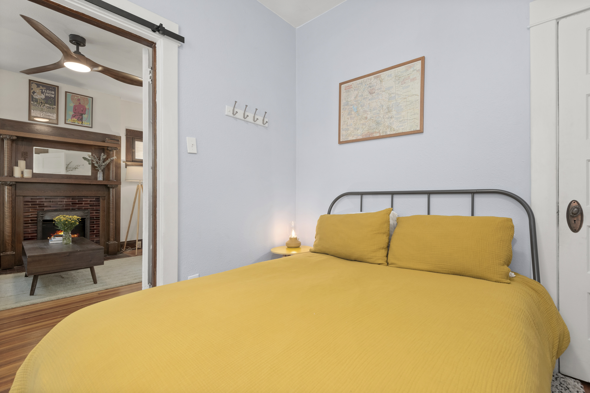 Guest Bedroom w/ Desk