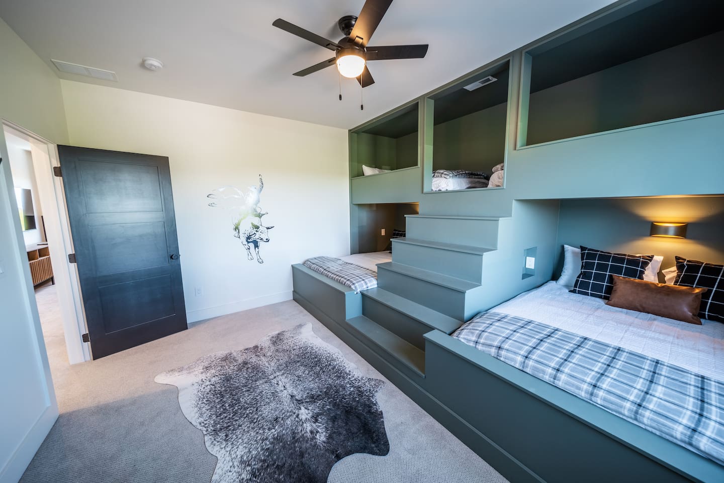 Bunk Room (2 Queens, 2 Twins)