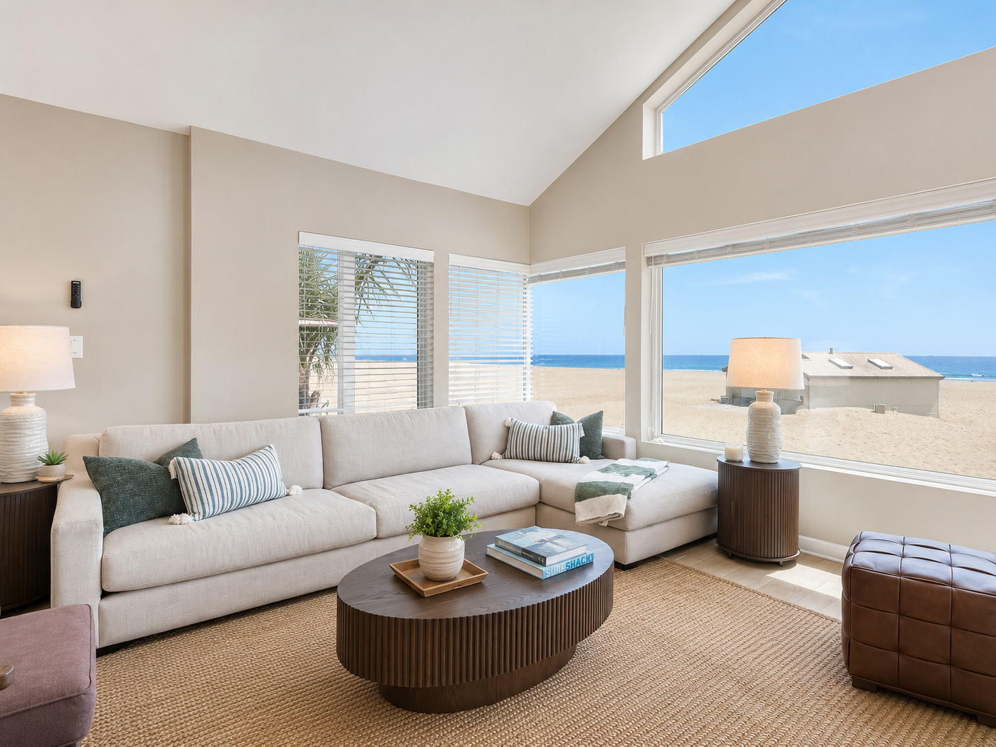 Expansive Beachfront Deck And Ocean Views - Luxurious Family Escape - Oxnard, CA