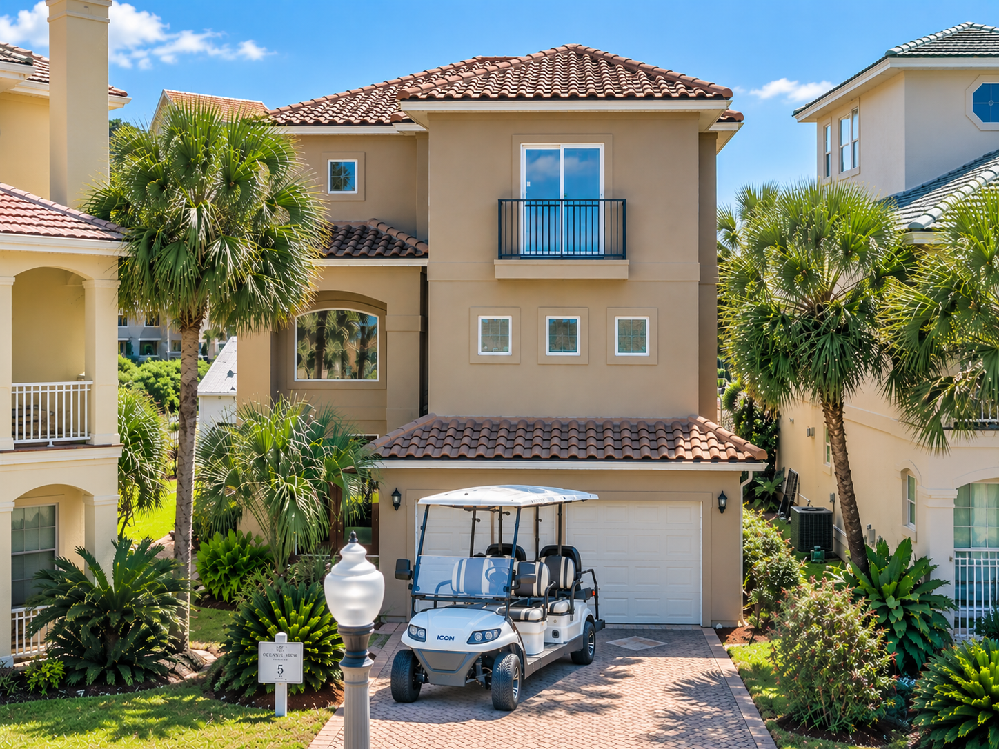 Welcome to Oceanic View, your perfect beach home for large families and groups.