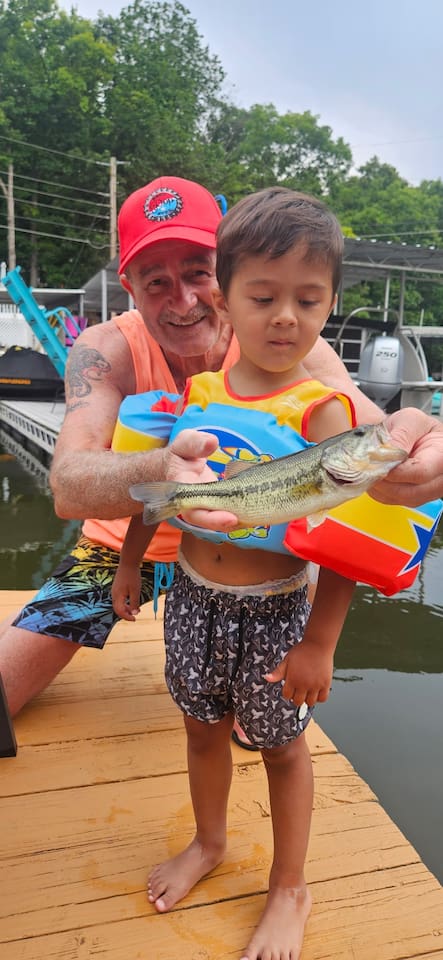 Lake‑ozarks‑fishing‑on‑dock‑granary‑house