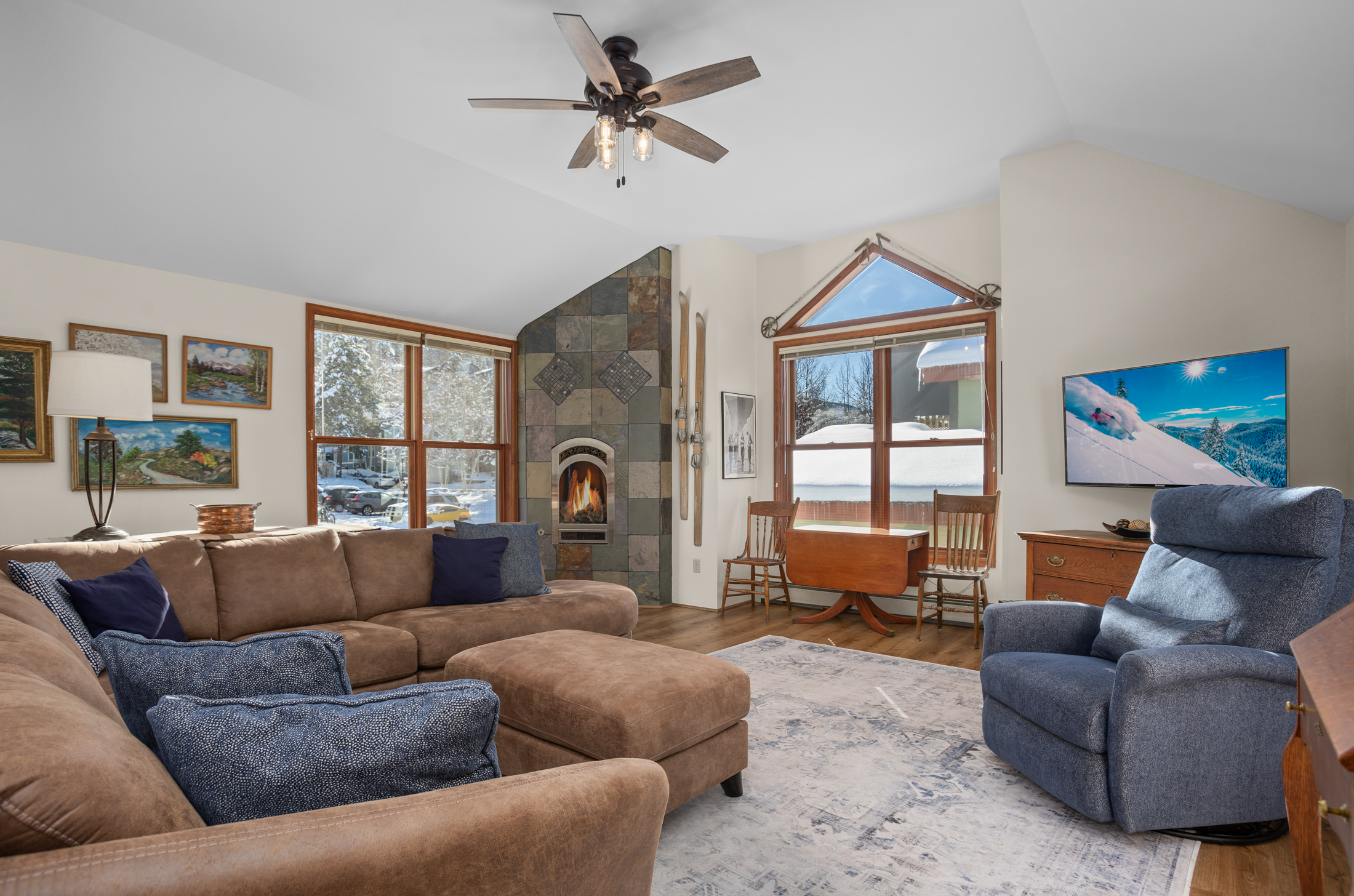 Living Room w/ Ceiling Fan