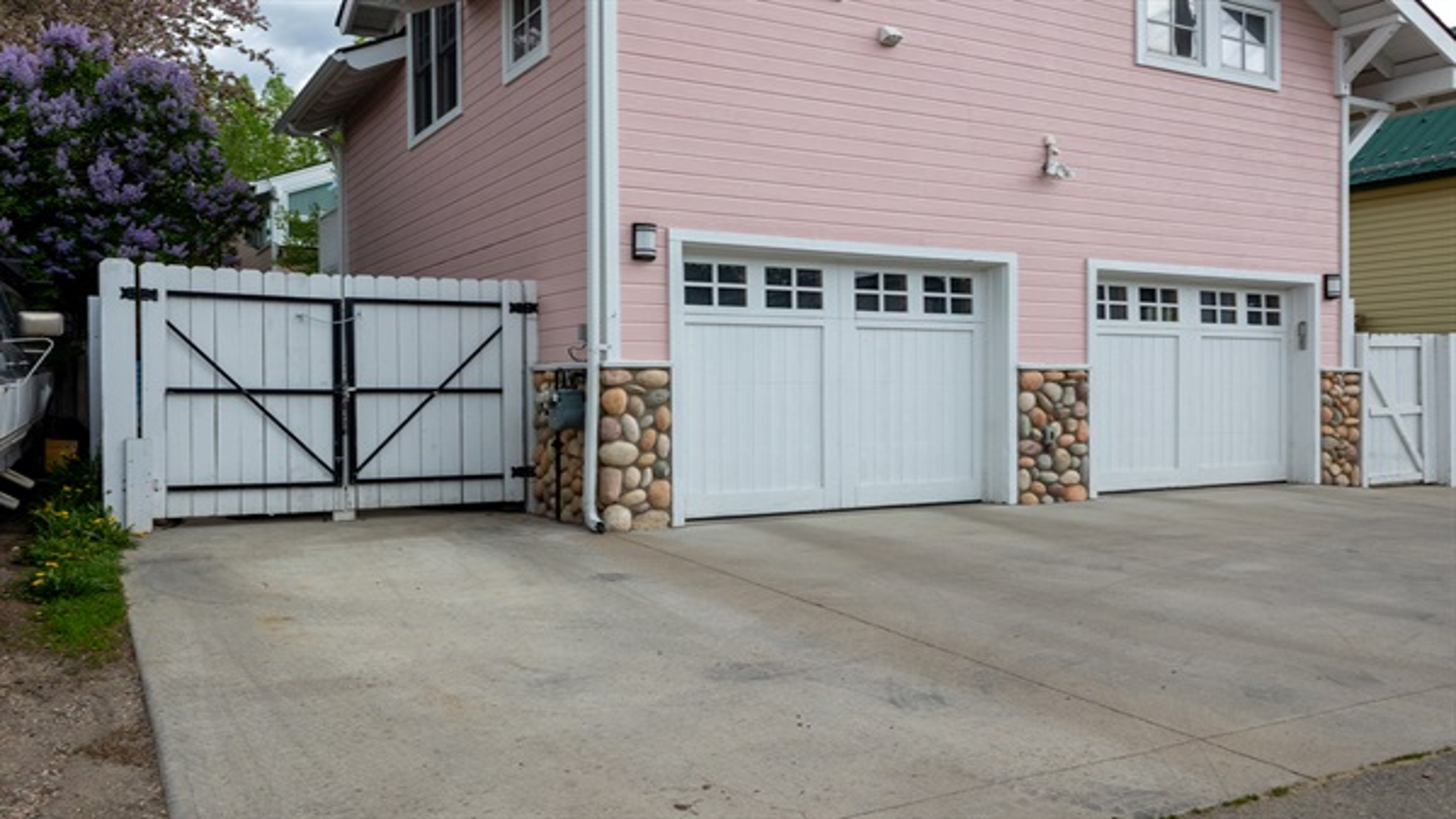 Single Parking Spot in Driveway