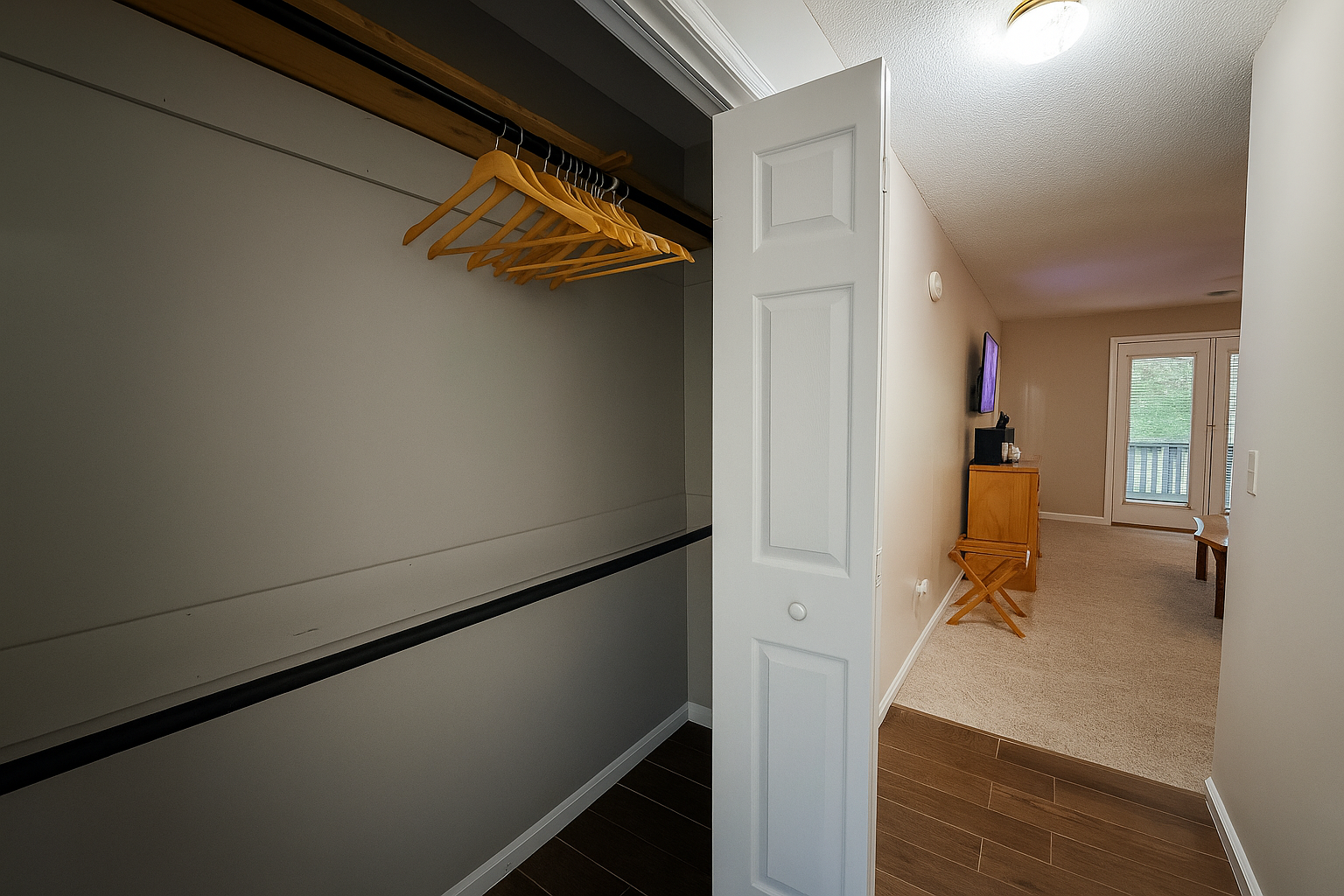 Unpack and settle in—there’s space to hang your clothes and feel right at home.