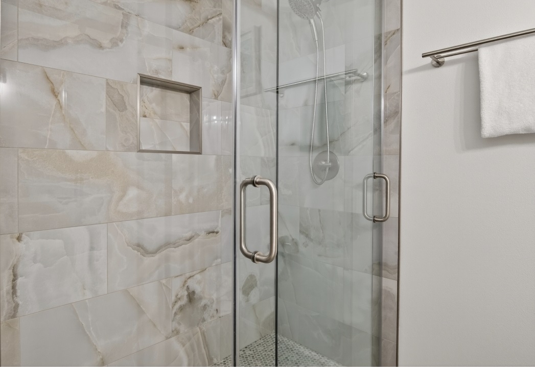 2nd King Bathroom