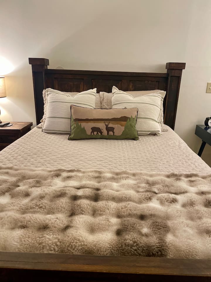 Queen Bed