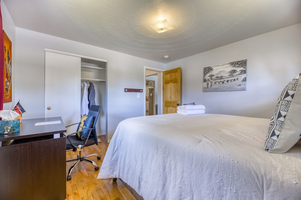DEDICATED WORKSPACE IN EACH BEDROOM. Large Desk, Ergonomic office Chair & Starter stationary supplies provided. Extra External Monitor for laptop Available for rent.