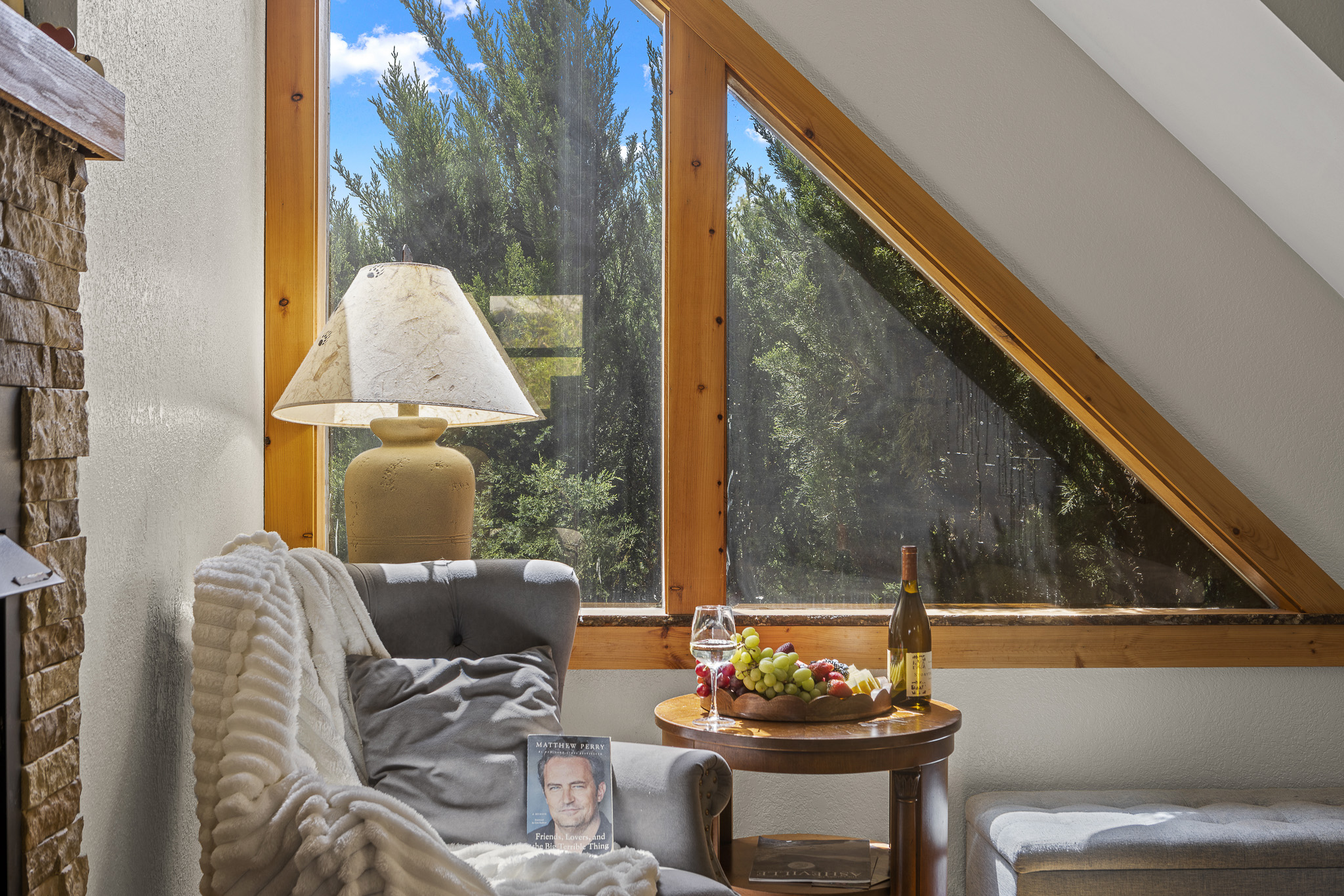 Reading Nook: Enjoy mountain views with a glass of wine, fresh fruit, and a good book!
