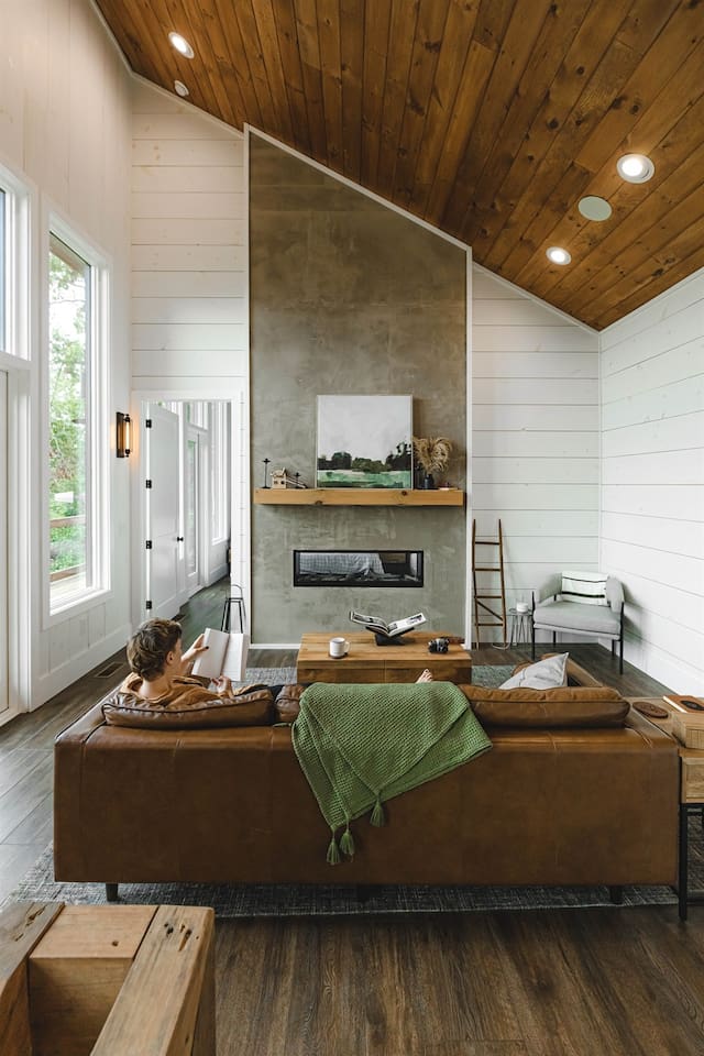 Fireplace and mantel