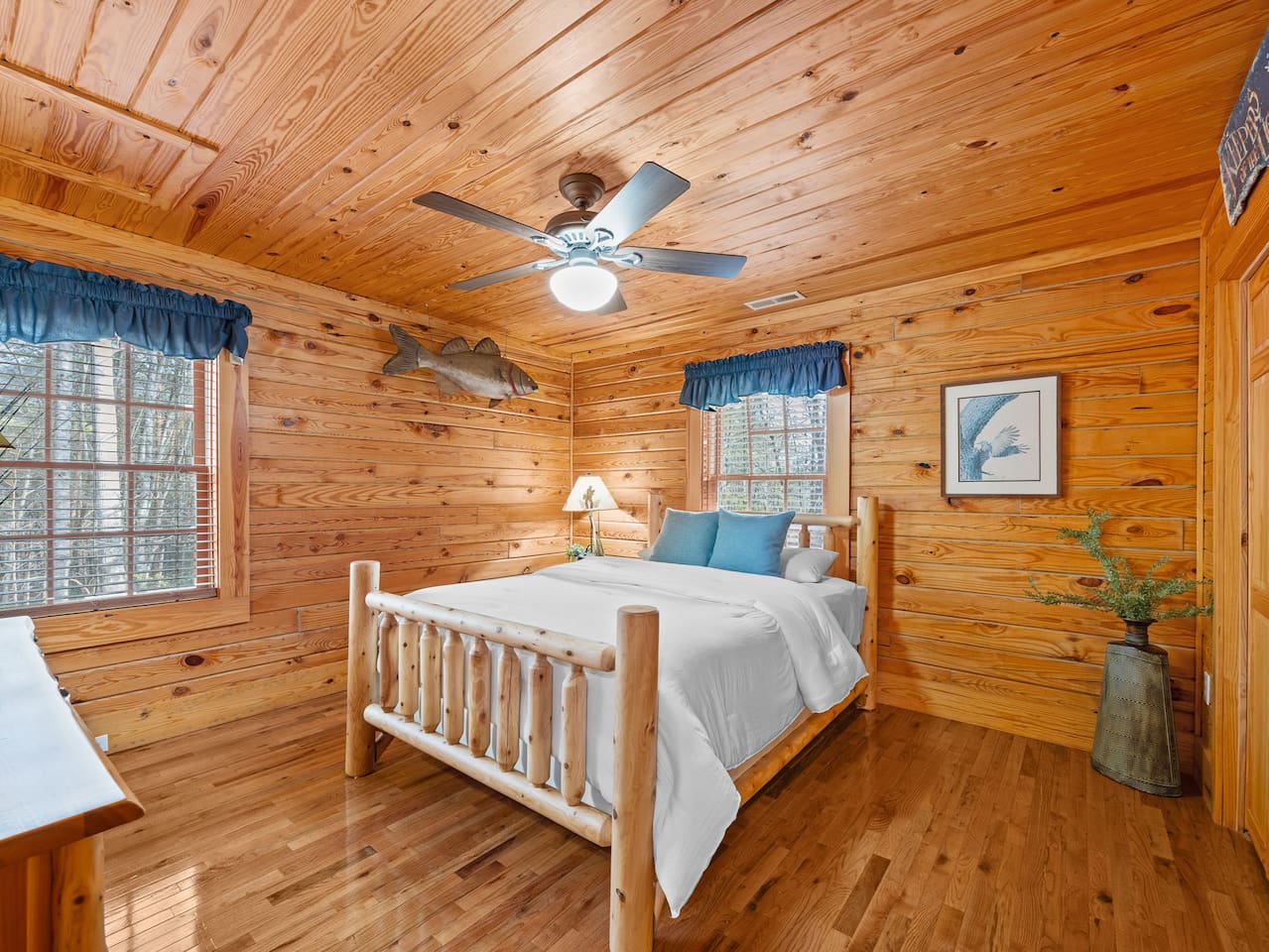 Bedroom #2 located on main level of the cabin