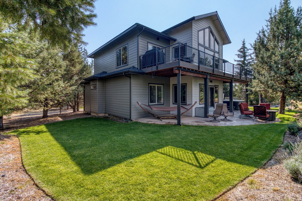 Large grass yard for the kiddos to play.