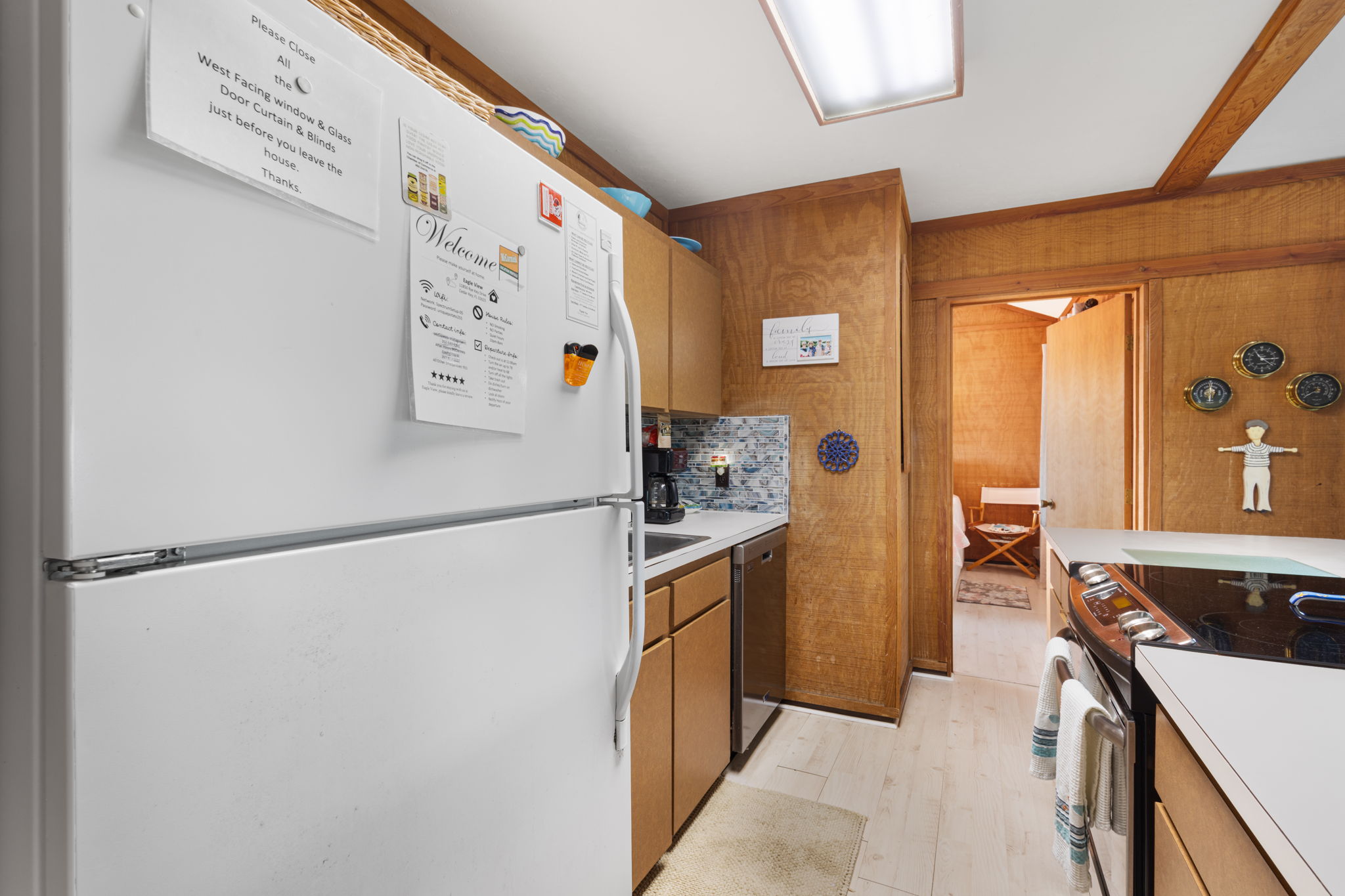 Fully equipped kitchen for meal preparation!
