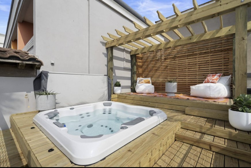 4a7367eaca8442f79e55b467f7782be8 | Beachhouse | Texas | TX | Vacation Homes | Galveston | Crystal Beach | Kokomo | Breezy Days | Beachfront Elegance | Sunrise Serenity | Southern Sands Property Management, LLC