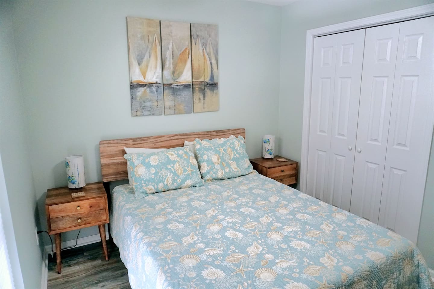 Bedroom 1 - Queen