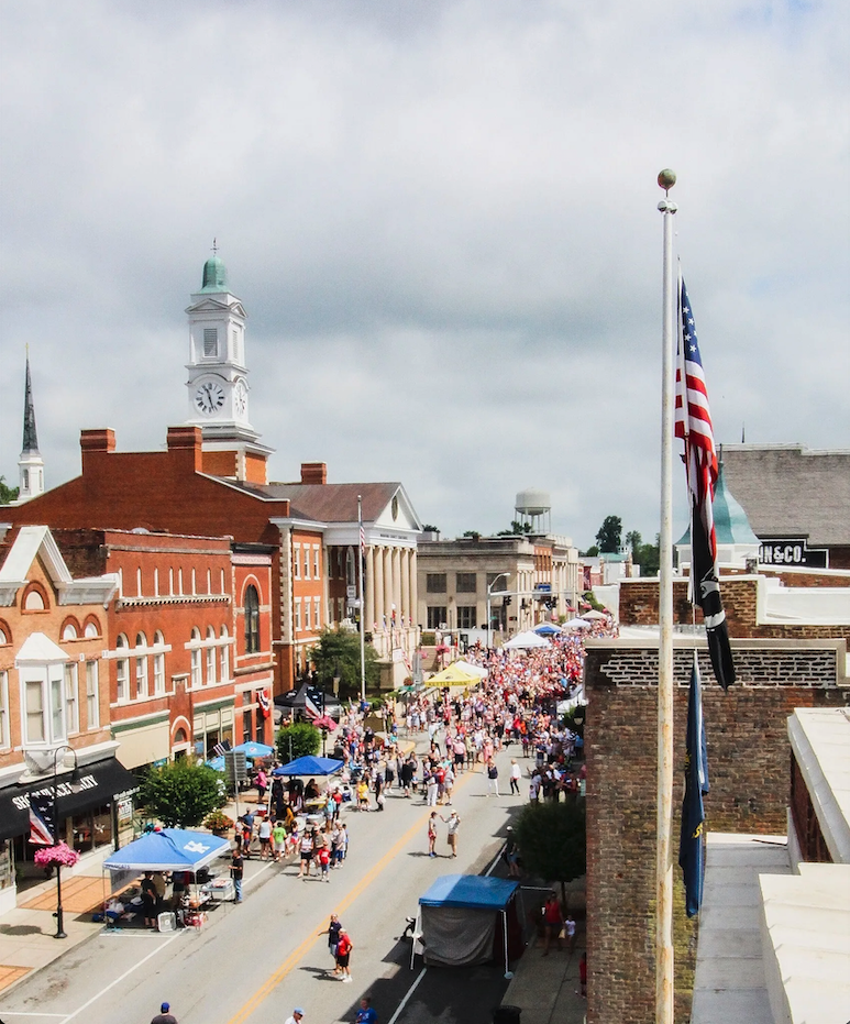 Twilight Festival in downtown Versailles—steps away!