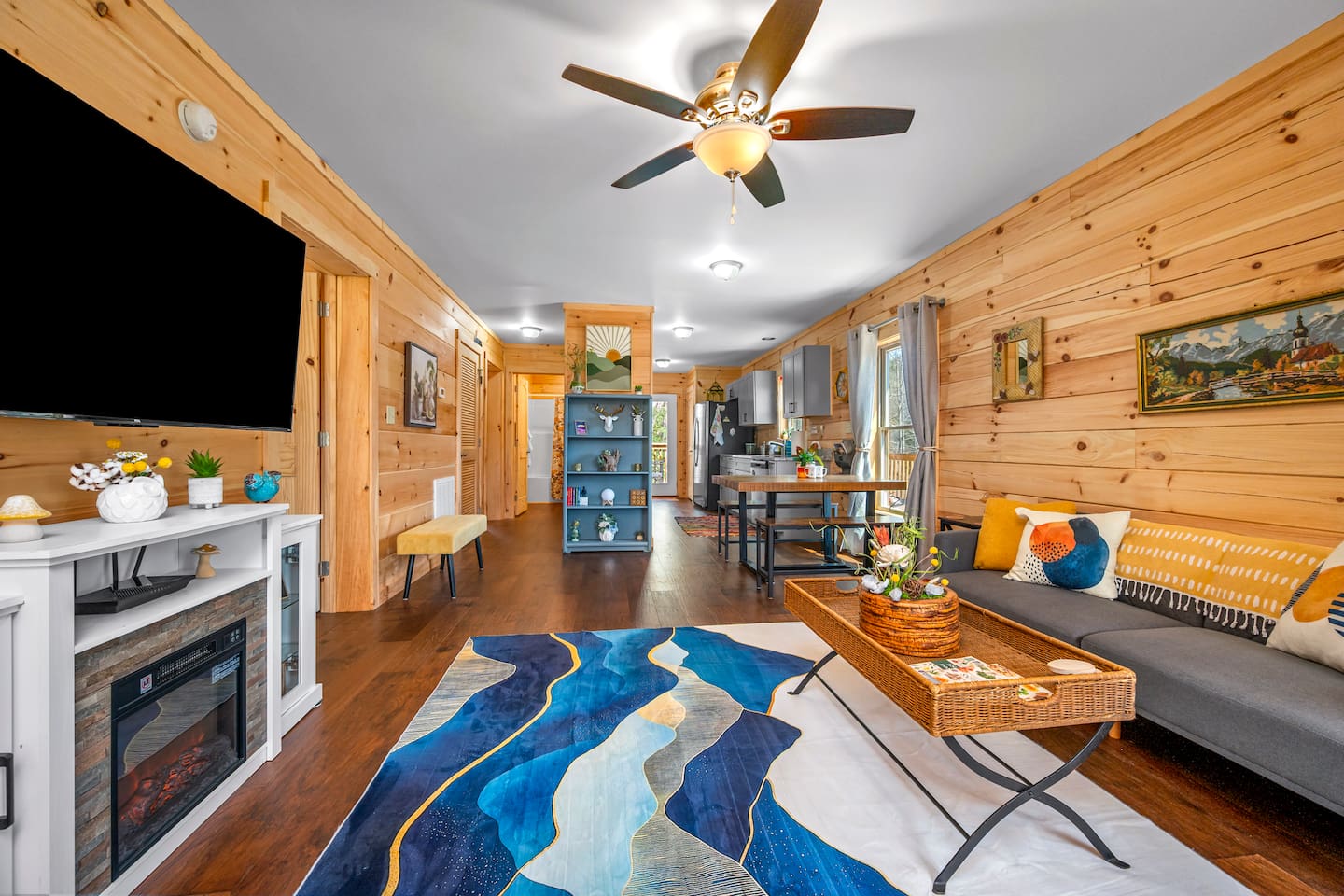 Main area of the cabin walking in