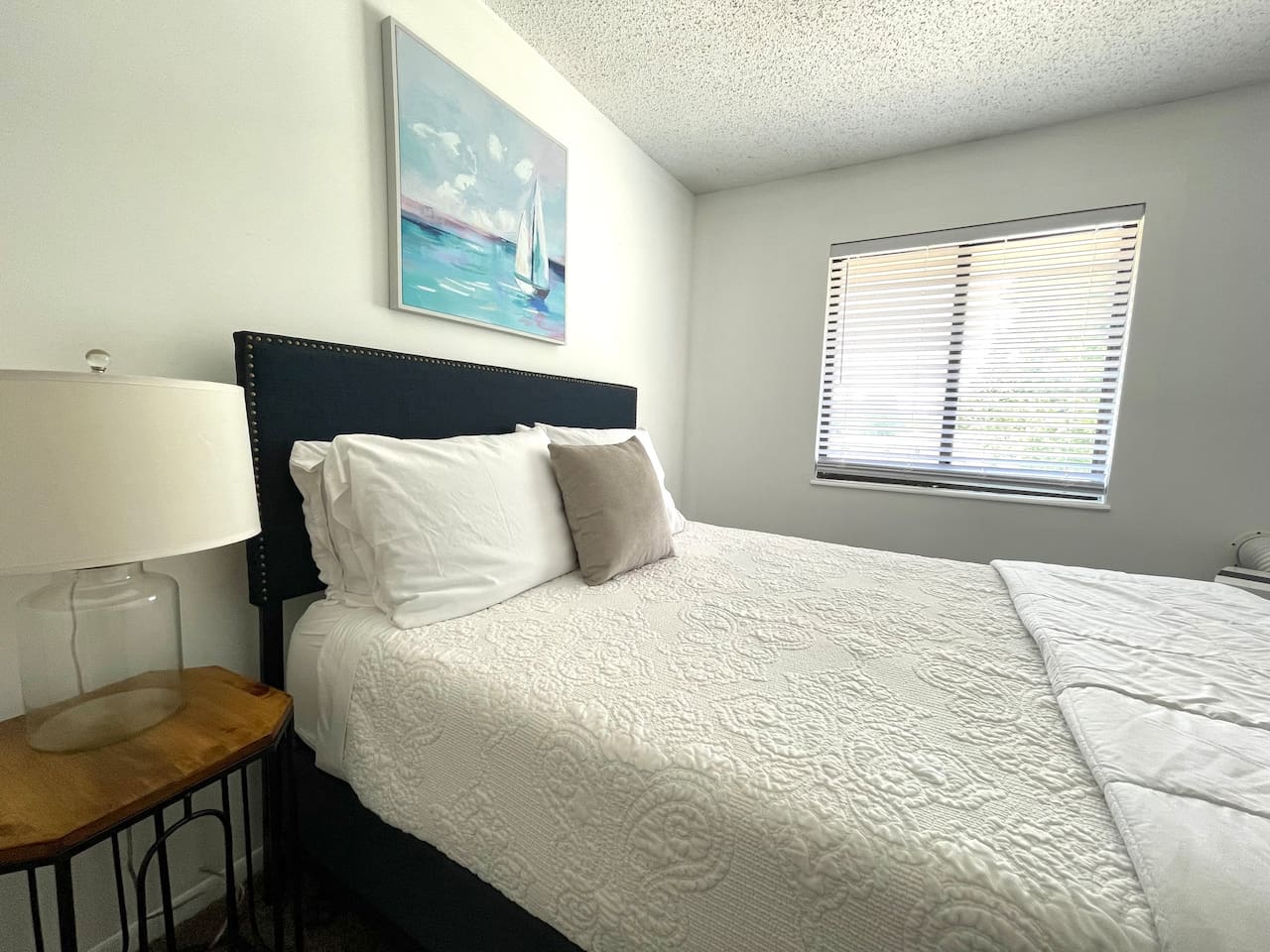 Bedroom 2 with Queen size memory foam bed.