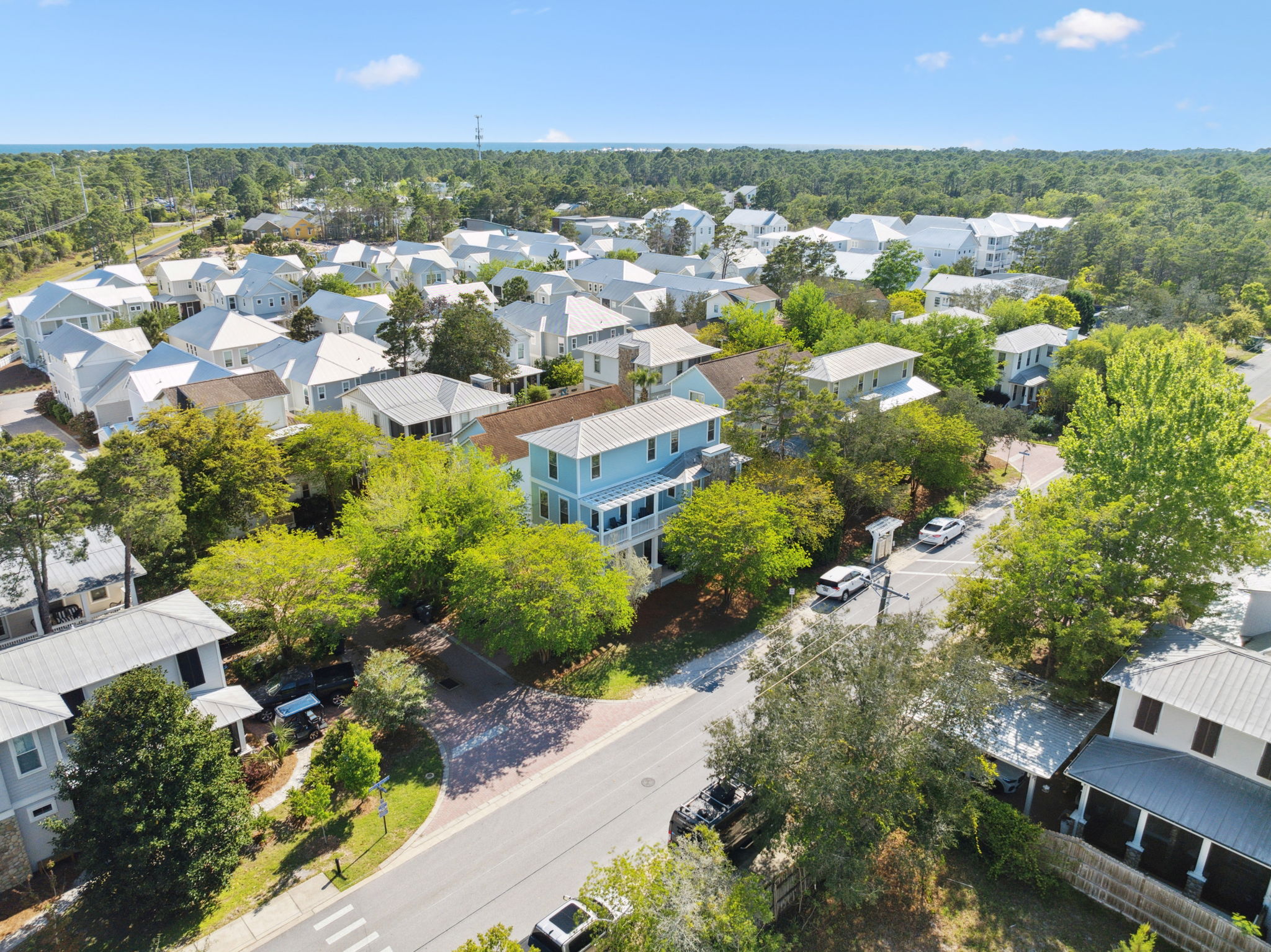 Bird's eye view of Away at A's Coastal Cottage & quiet neighborhood