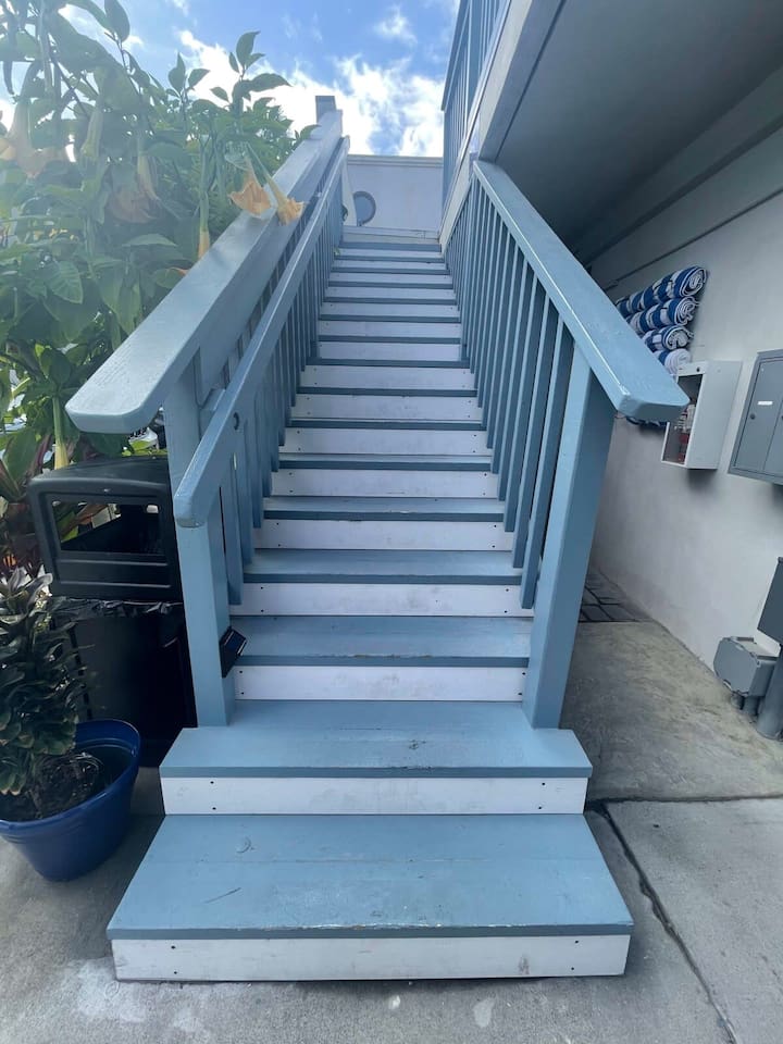15 Stairs to condo from parking