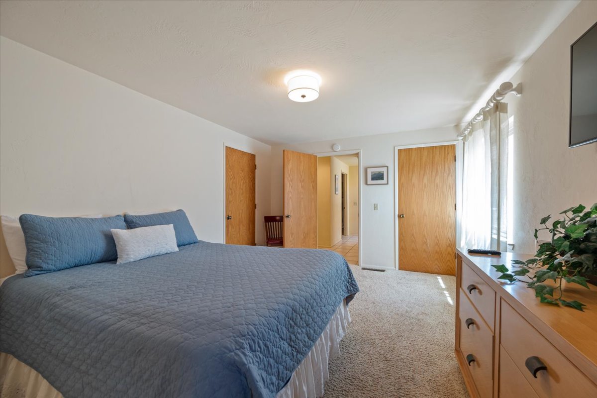 Queen Bed