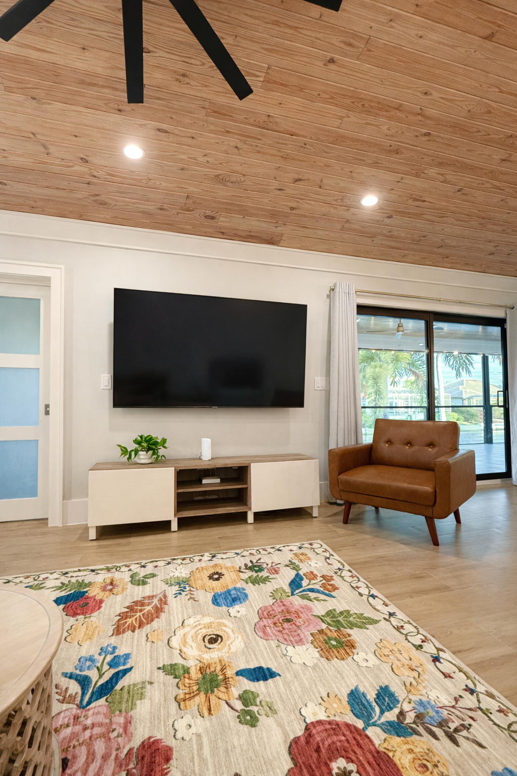 Living room w/ 75" Smart TV