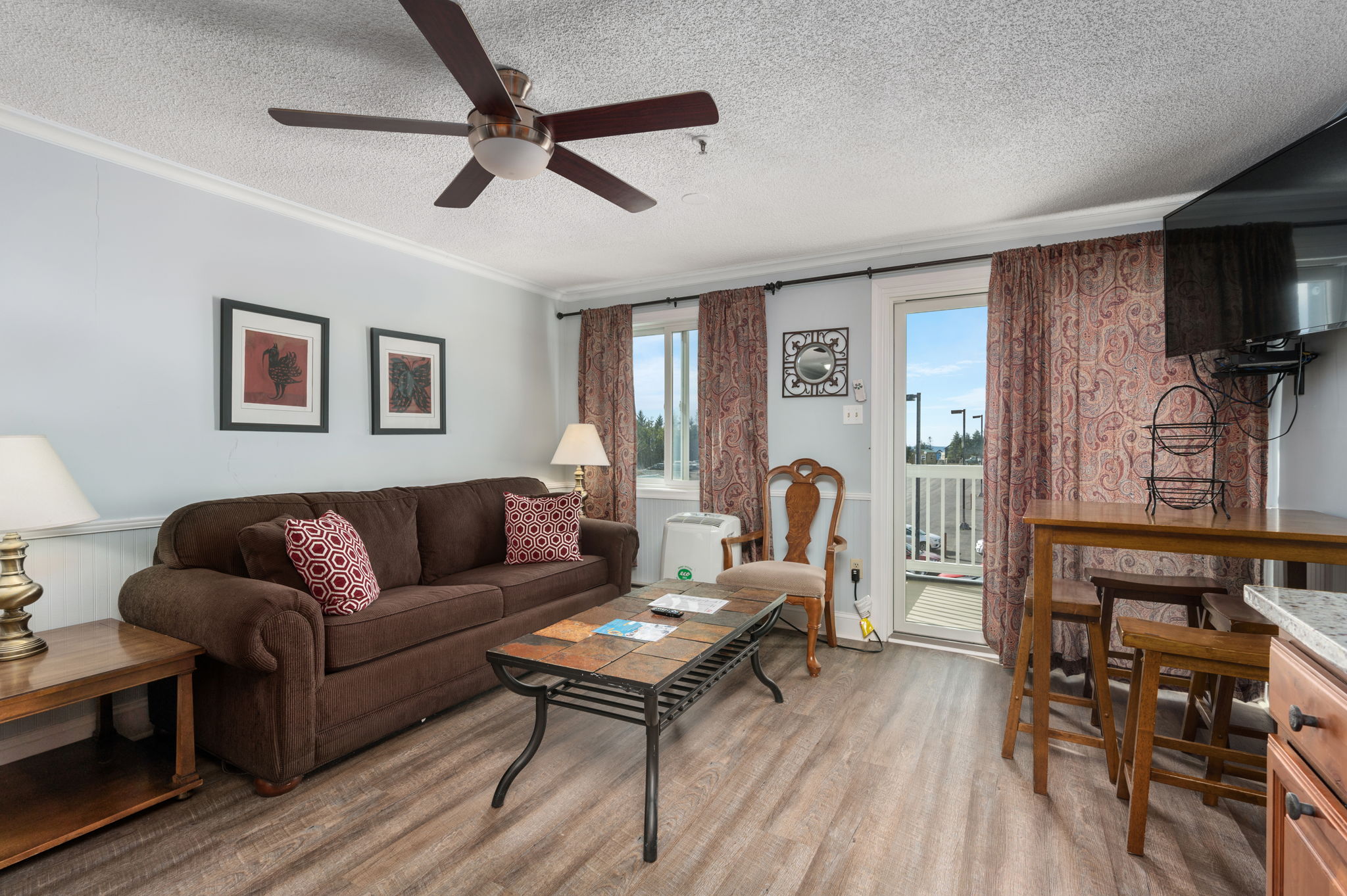Snowshoe Ski-In/Ski-Out Steps to Ballhooter Lift Mountain Lodge Condo 3