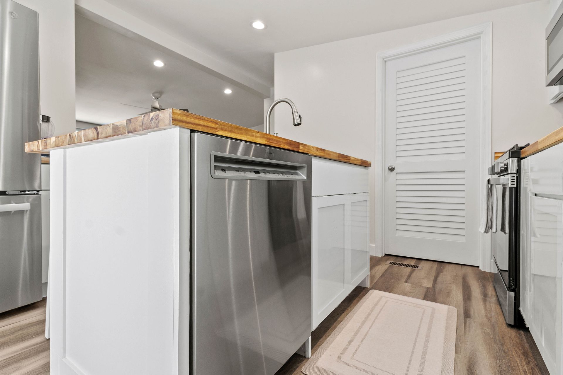 The Waterbury Way - Kitchen Dishwasher