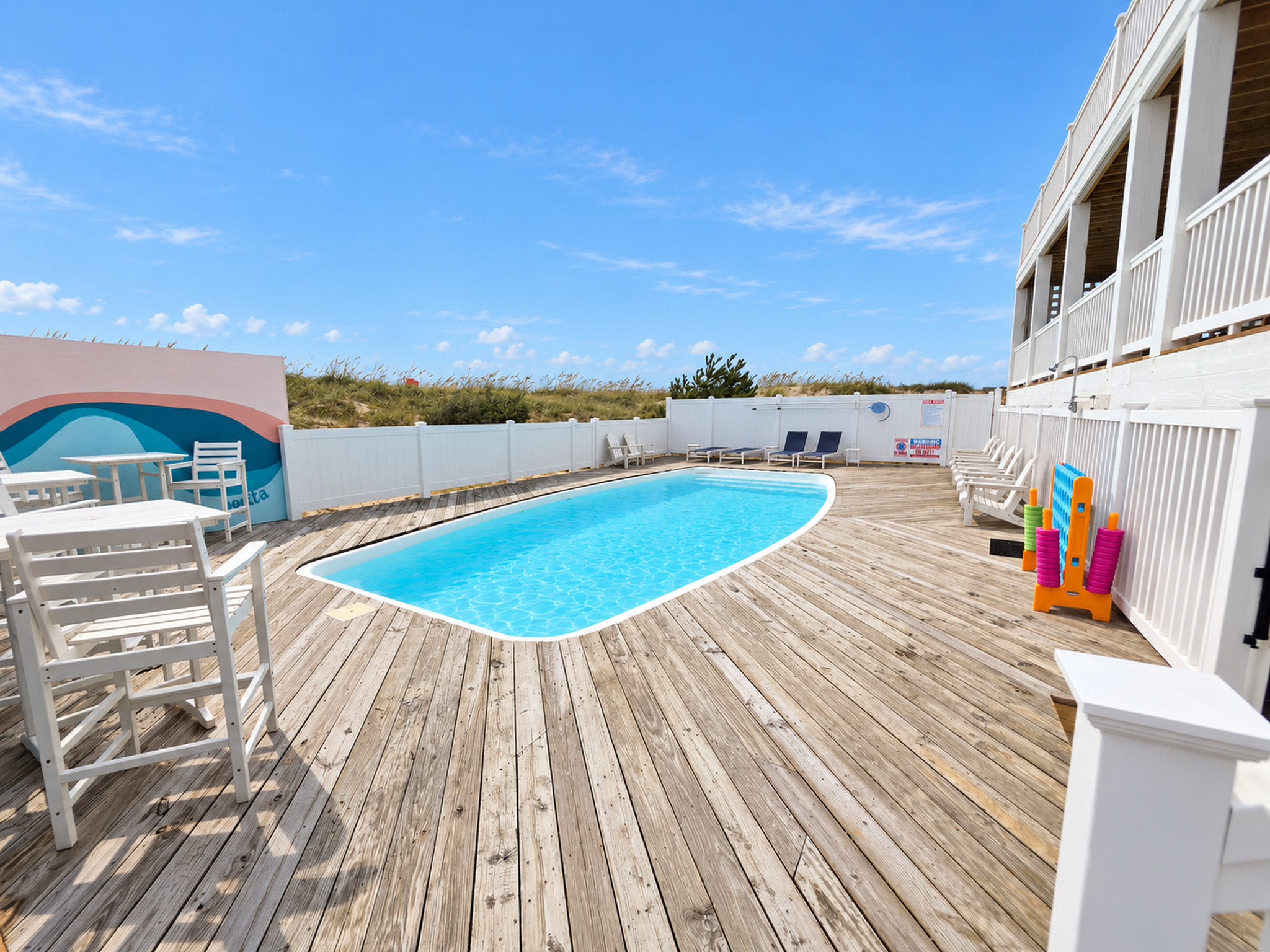 Large pool deck