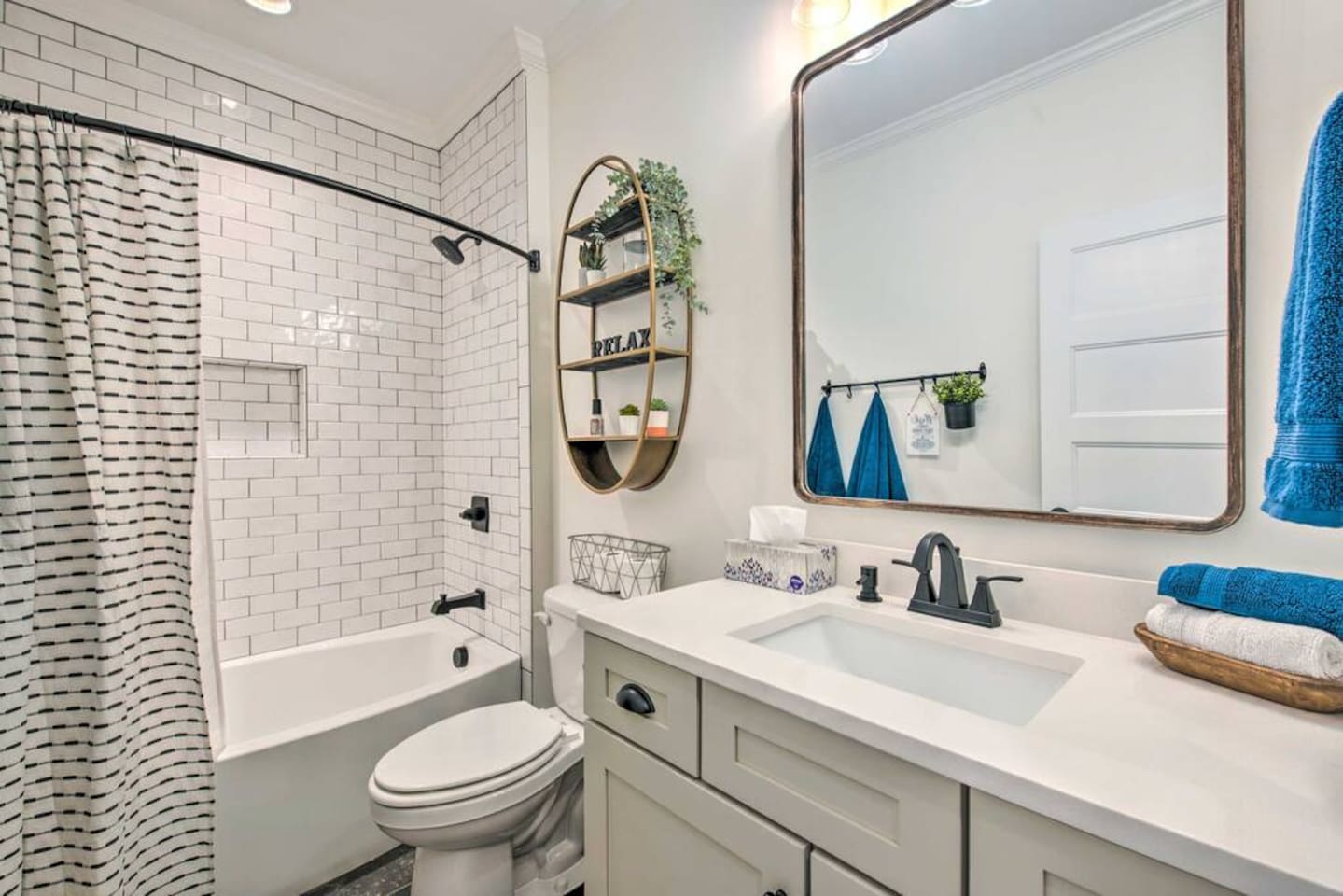 Full Bathroom