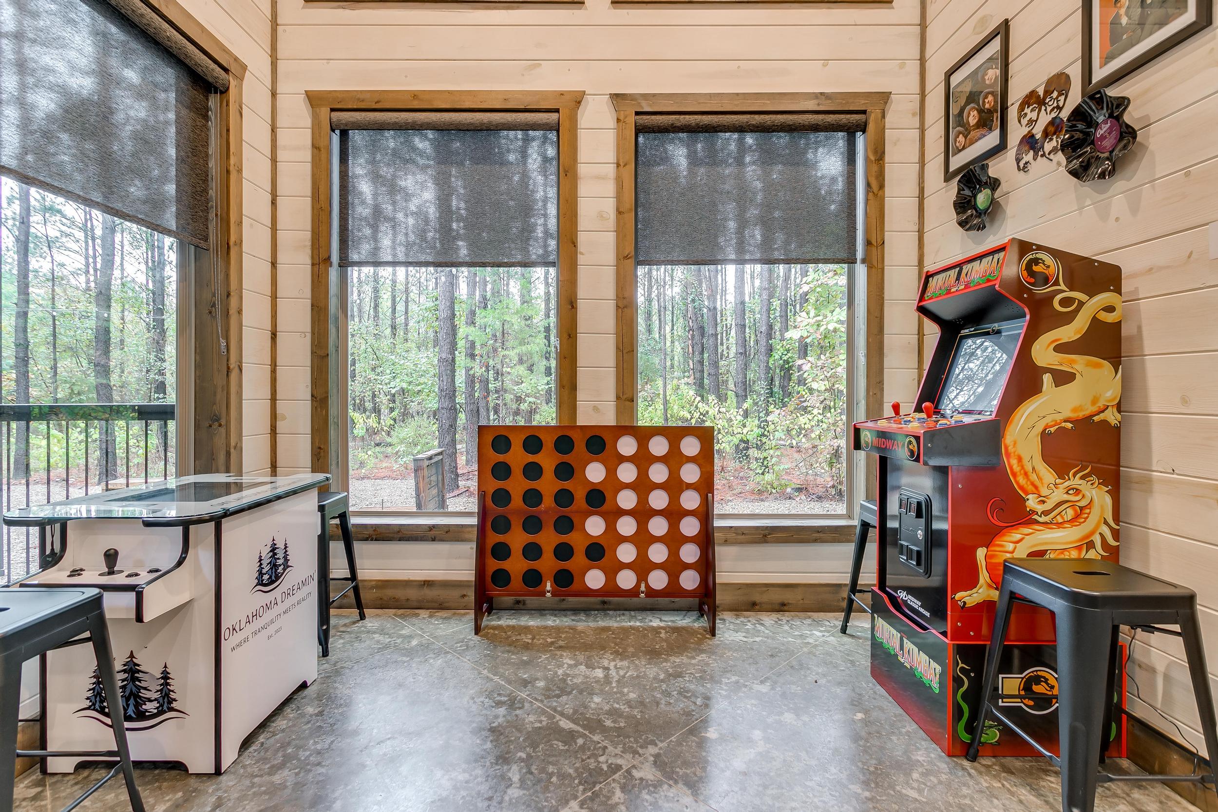 Connect 4, mortal combat, vintage games