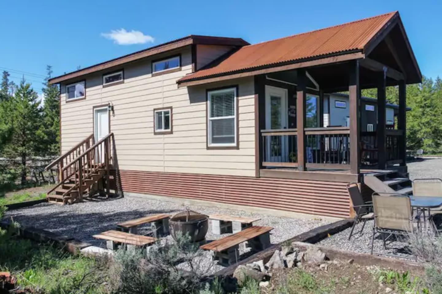 Front of Cabin with outdoor area