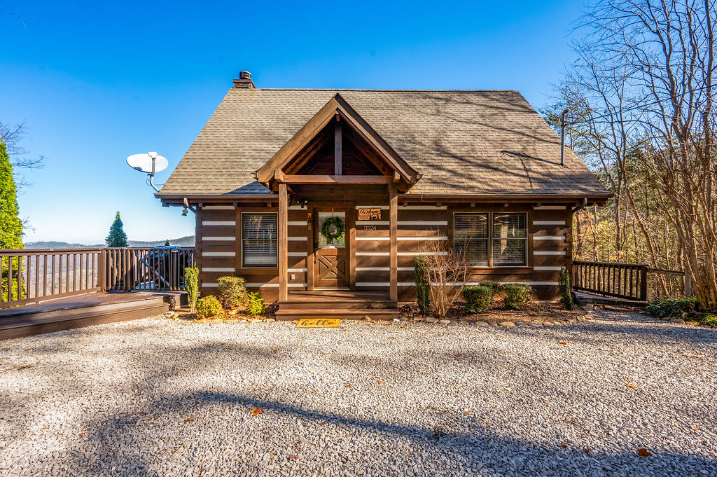 Exterior view of our cute cabin