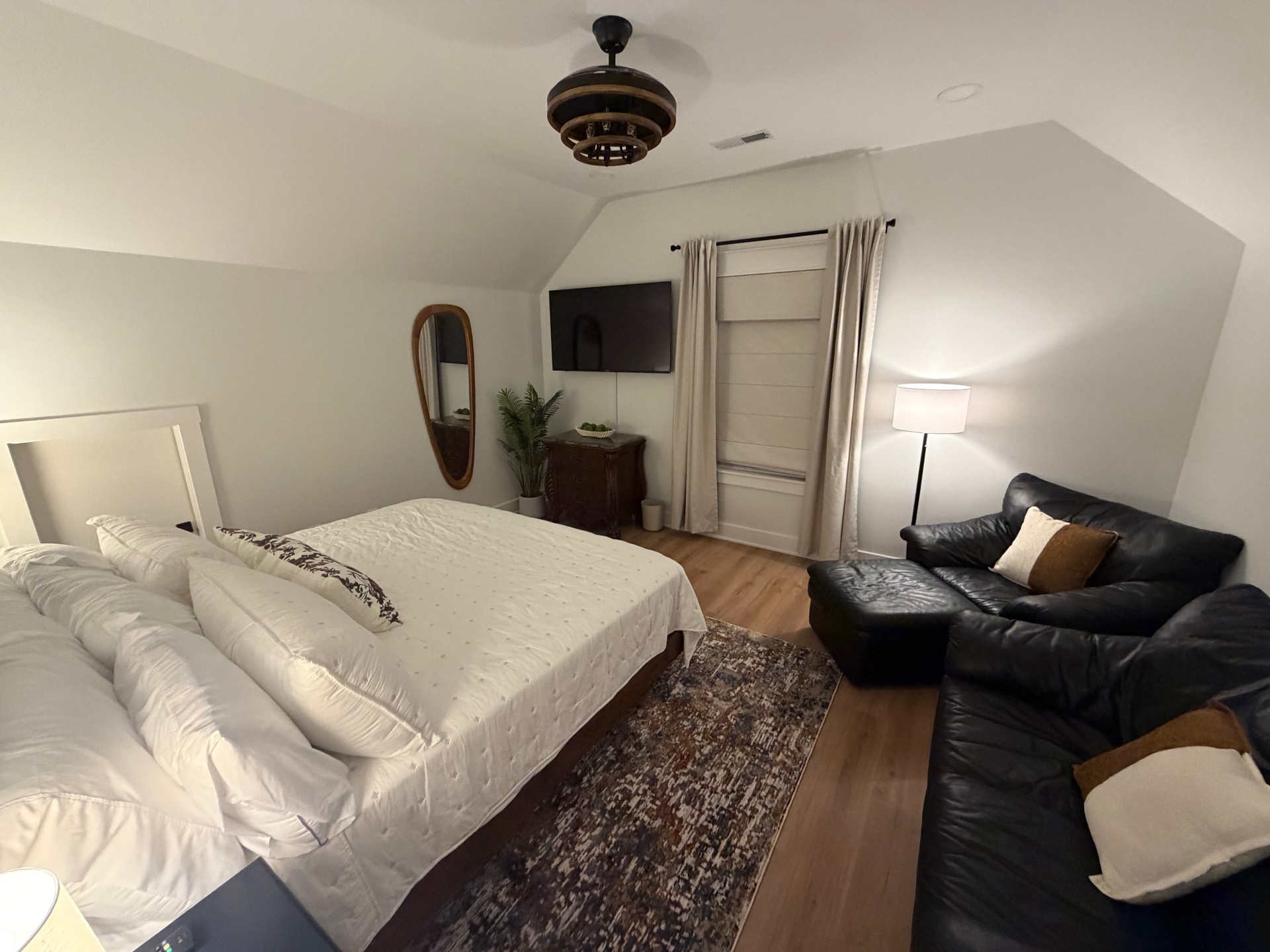 Upstairs King