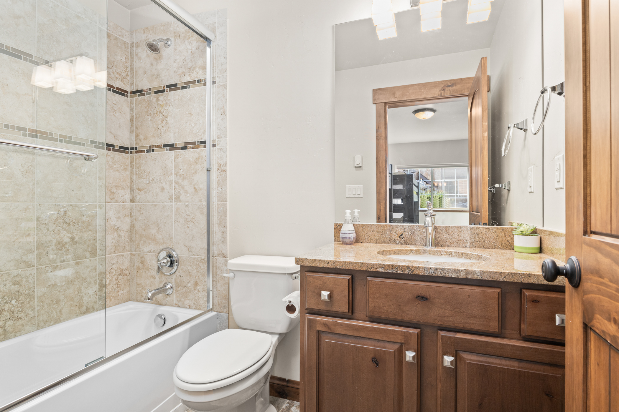 Ground Level -- Ensuite Bathroom #3