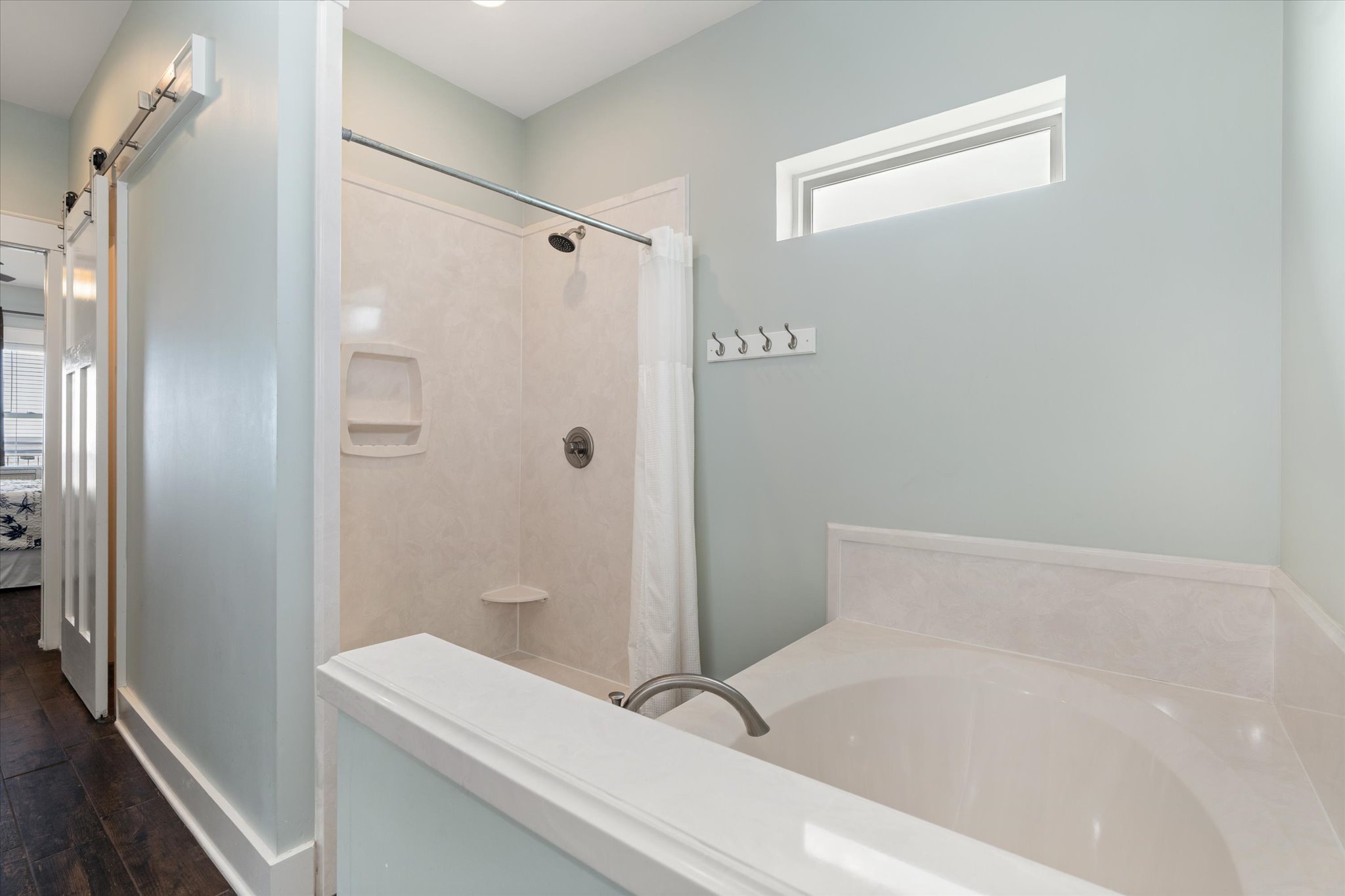 Primary Bath w/ soaker tub