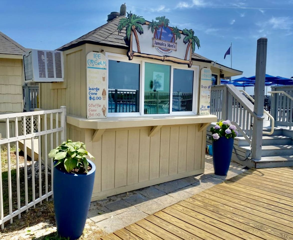 Resort snack bar