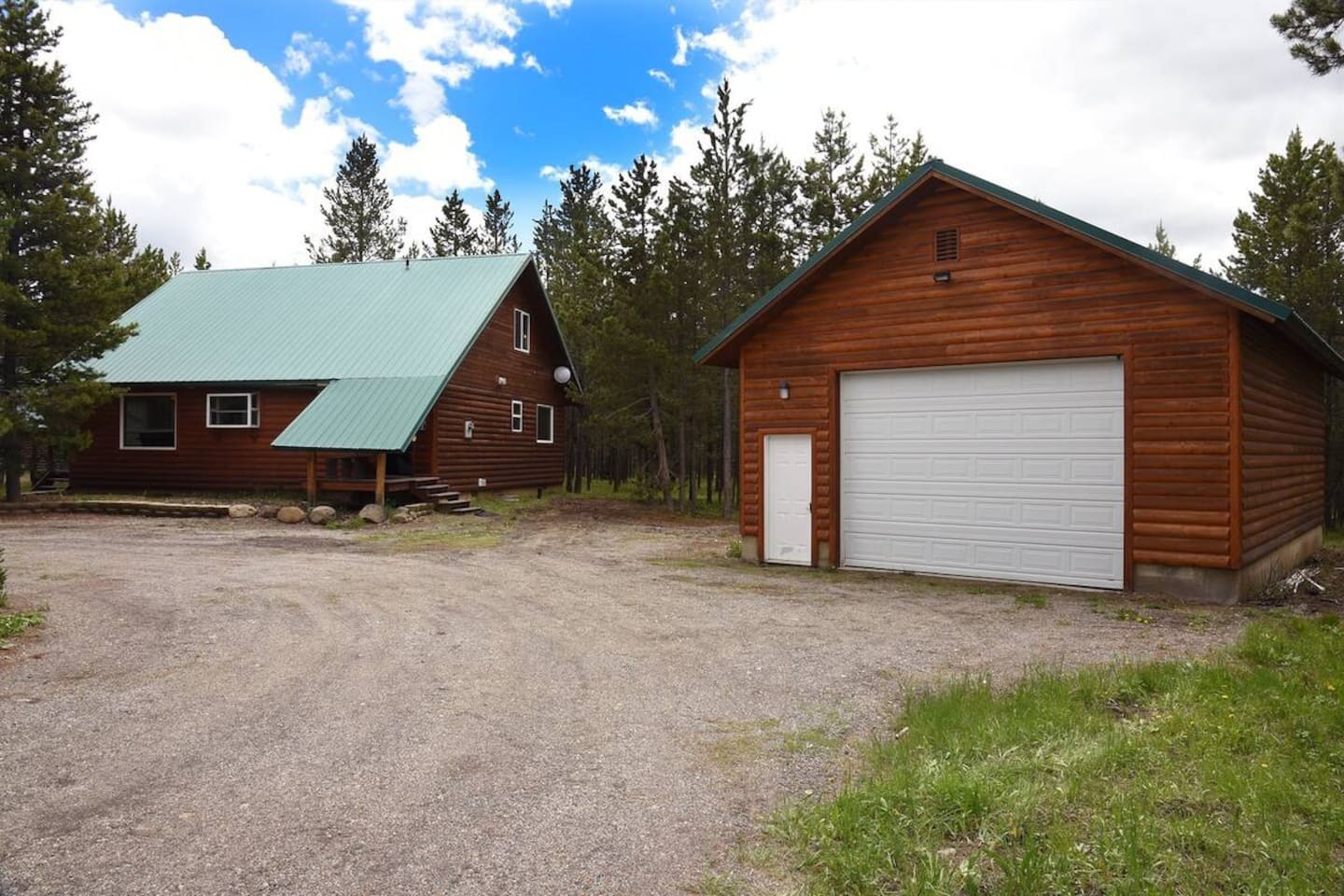 Garage and back entrance to the cabin. 