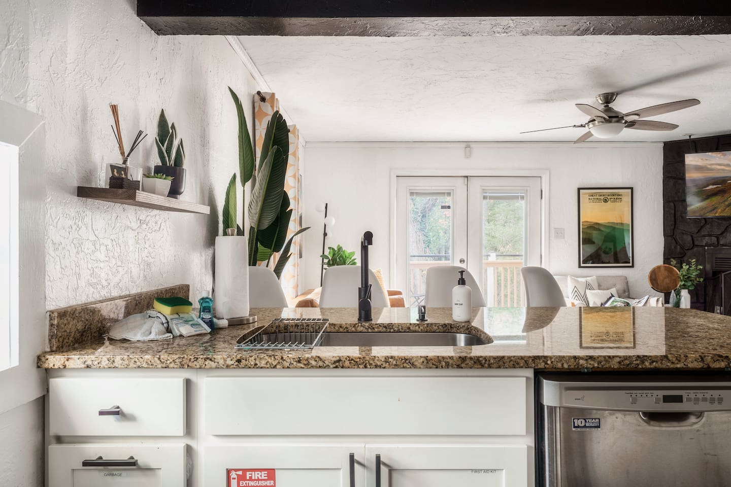 Kitchen eat at counter