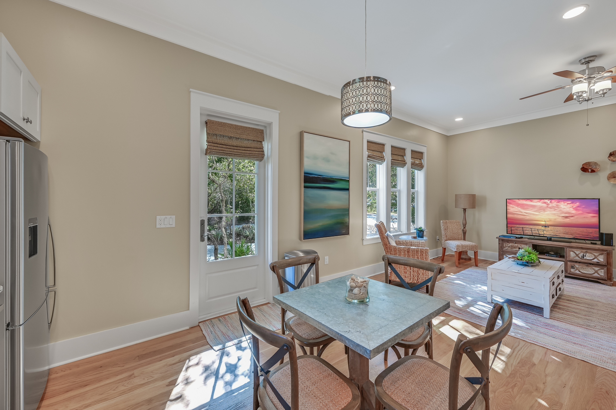 1st Floor Dining Area
