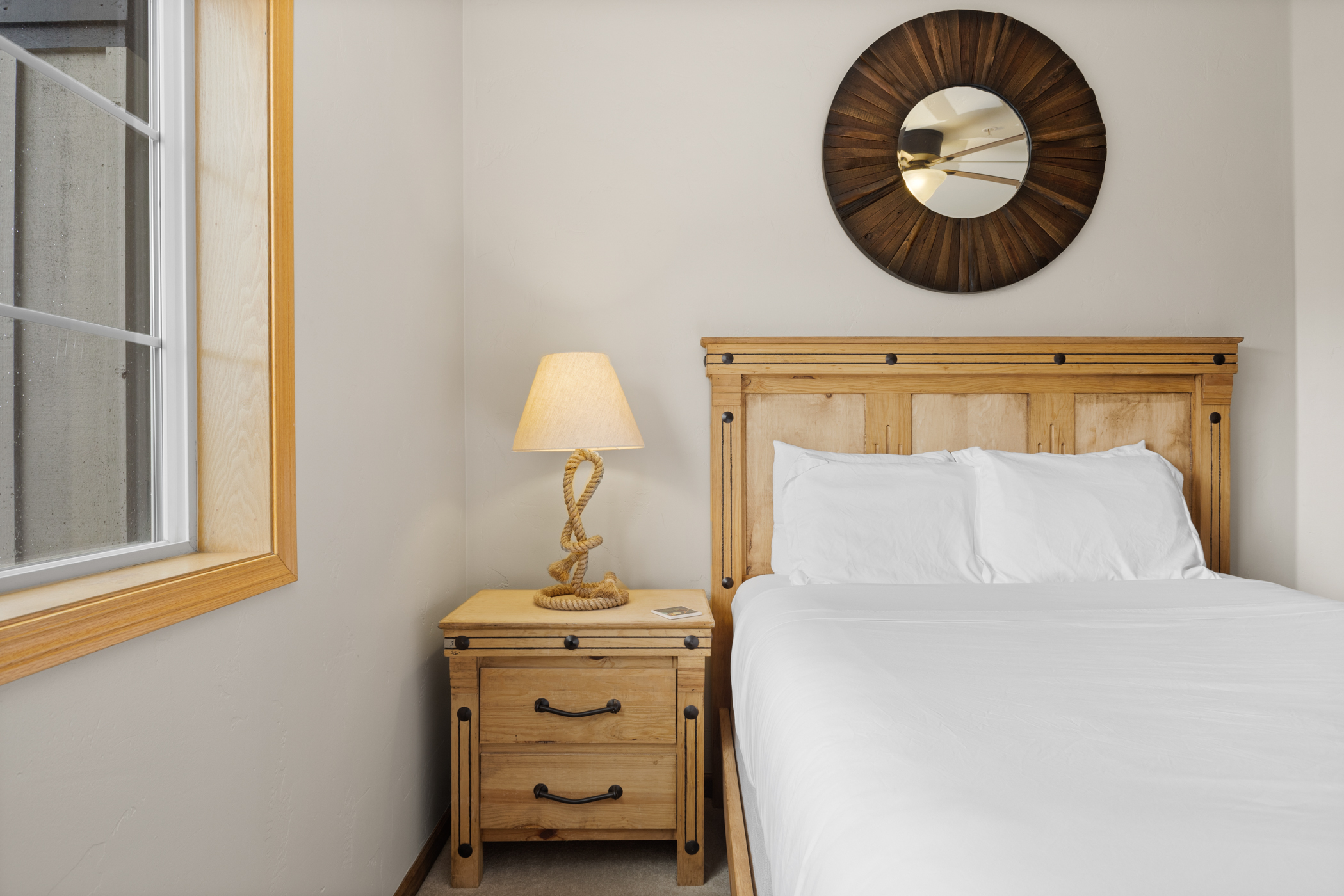 Bedroom 2 | Queensize Bed