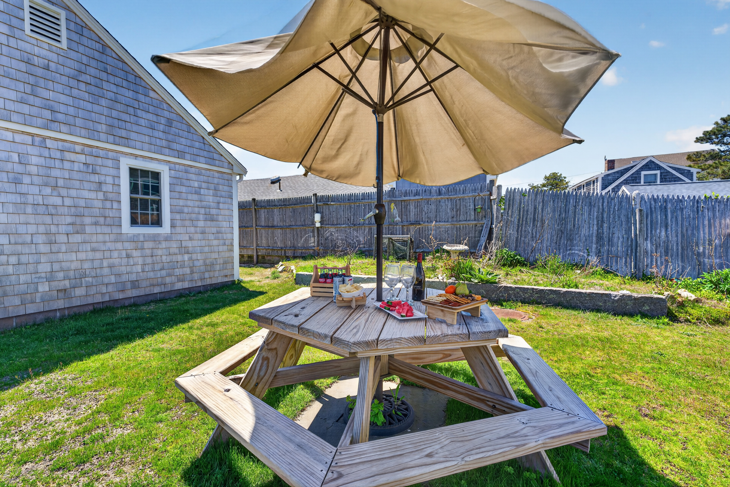 A welcoming outdoor space ideal for picnics, conversation, and slow coastal afternoons.