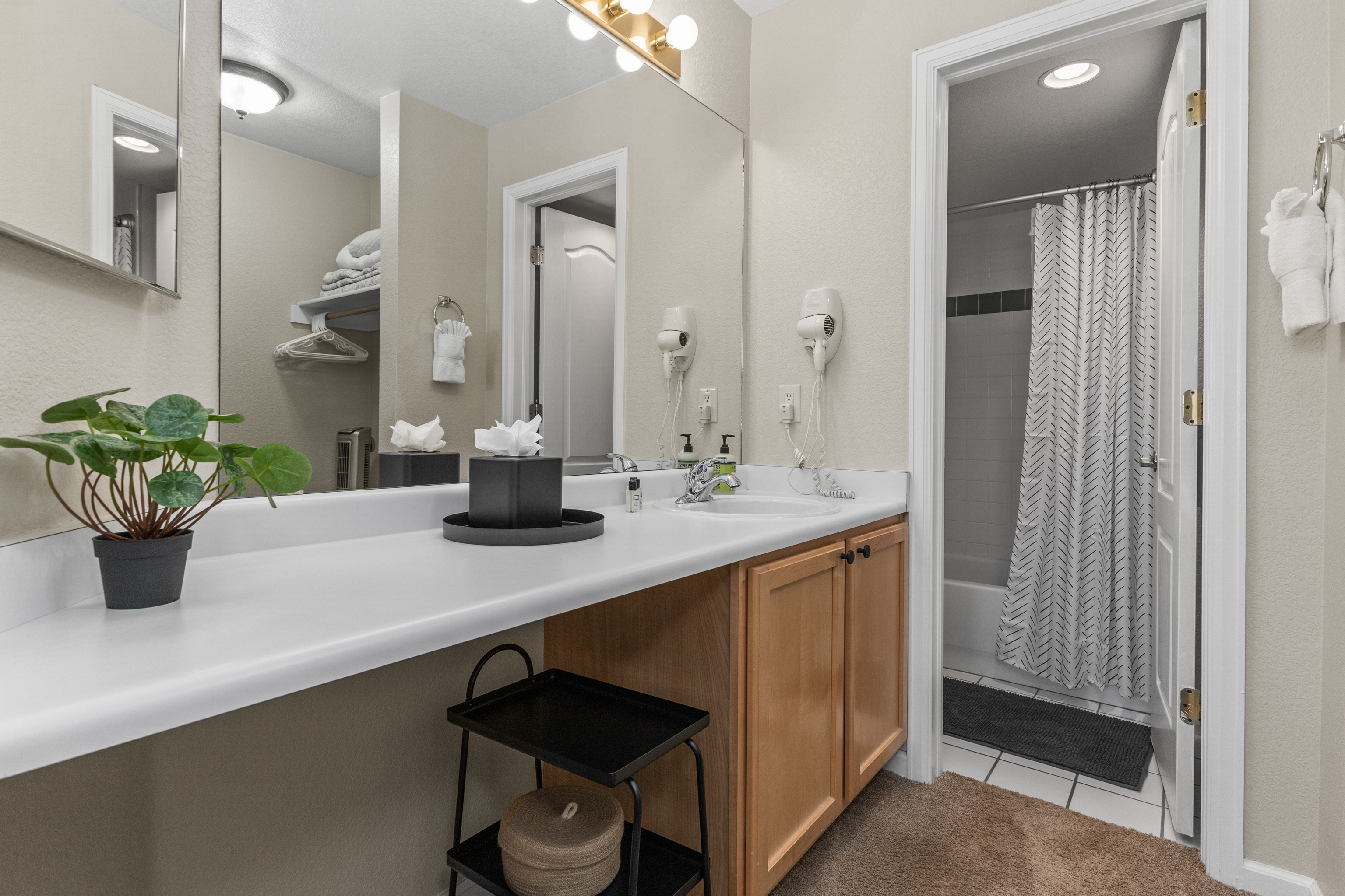 Ensuite Bathroom 1 | Vanity Mirror