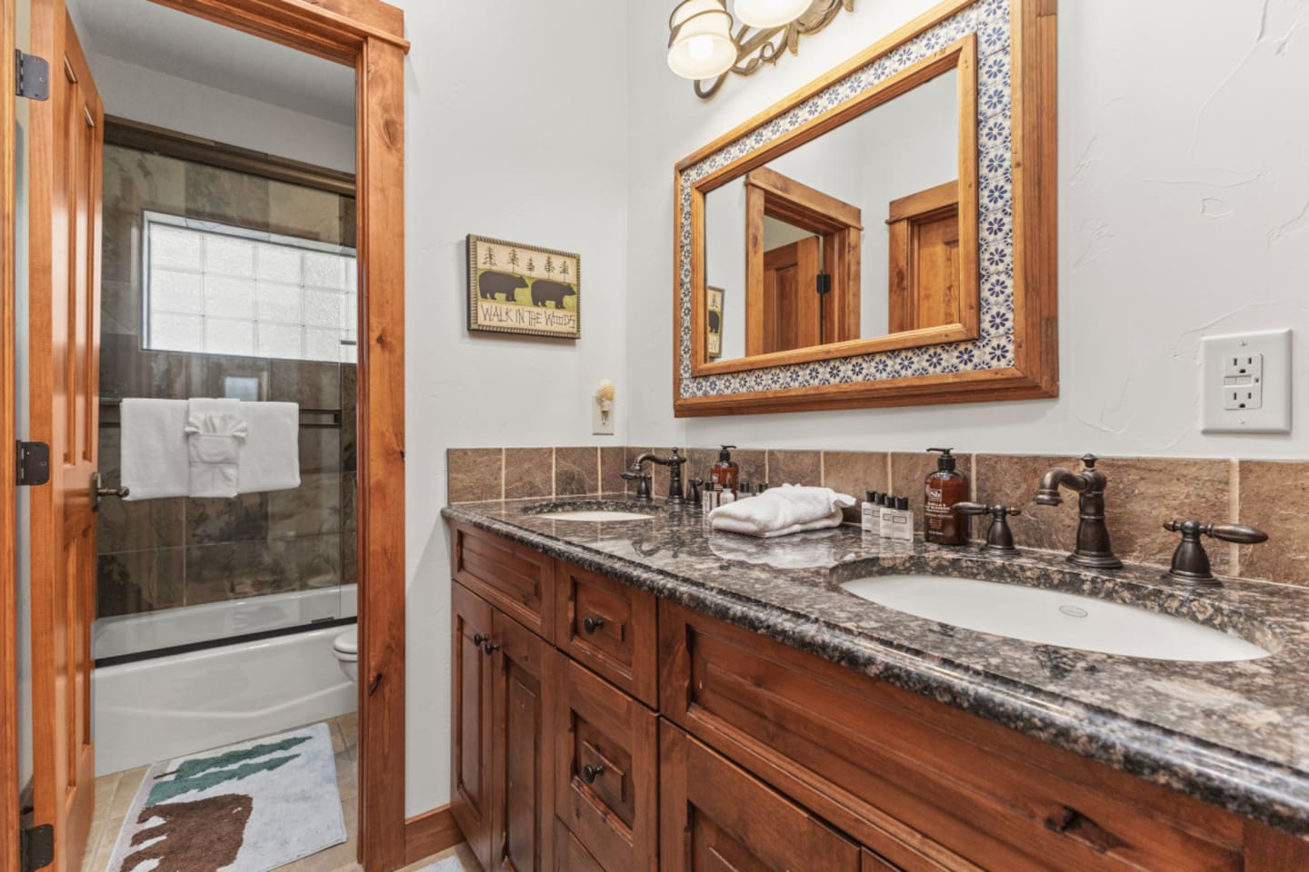 2nd Level - Shared Bathroom 2 - Tub/Shower Combo