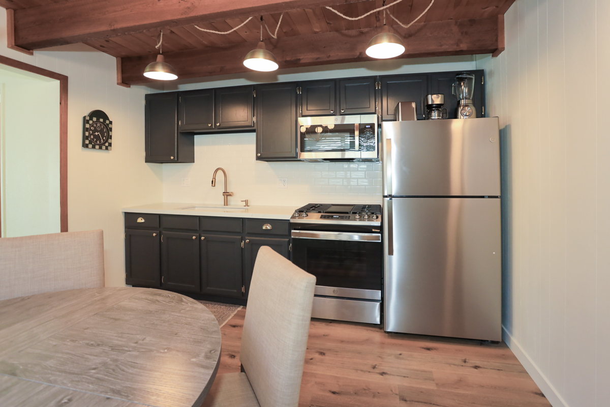 New appliances in our fully equipped kitchen!