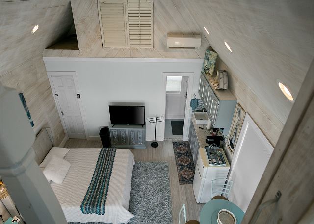 4d36251d628e41a6ba552a146614c629 | Beachhouse | Texas | TX | Vacation Homes | Galveston | Crystal Beach | Kokomo | Breezy Days | Beachfront Elegance | Sunrise Serenity | Southern Sands Property Management, LLC
