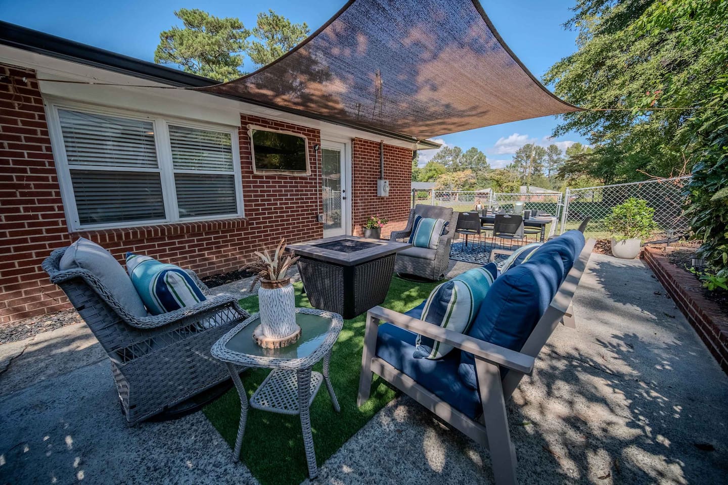 Outdoor Sitting Area | Fire Table | Smart TV